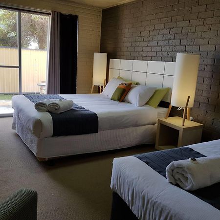 Lancelin Beach Hotel Exterior photo