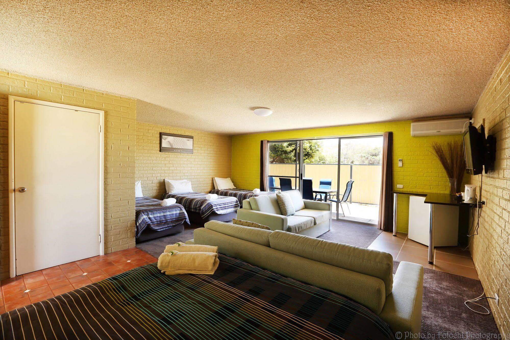 Lancelin Beach Hotel Exterior photo