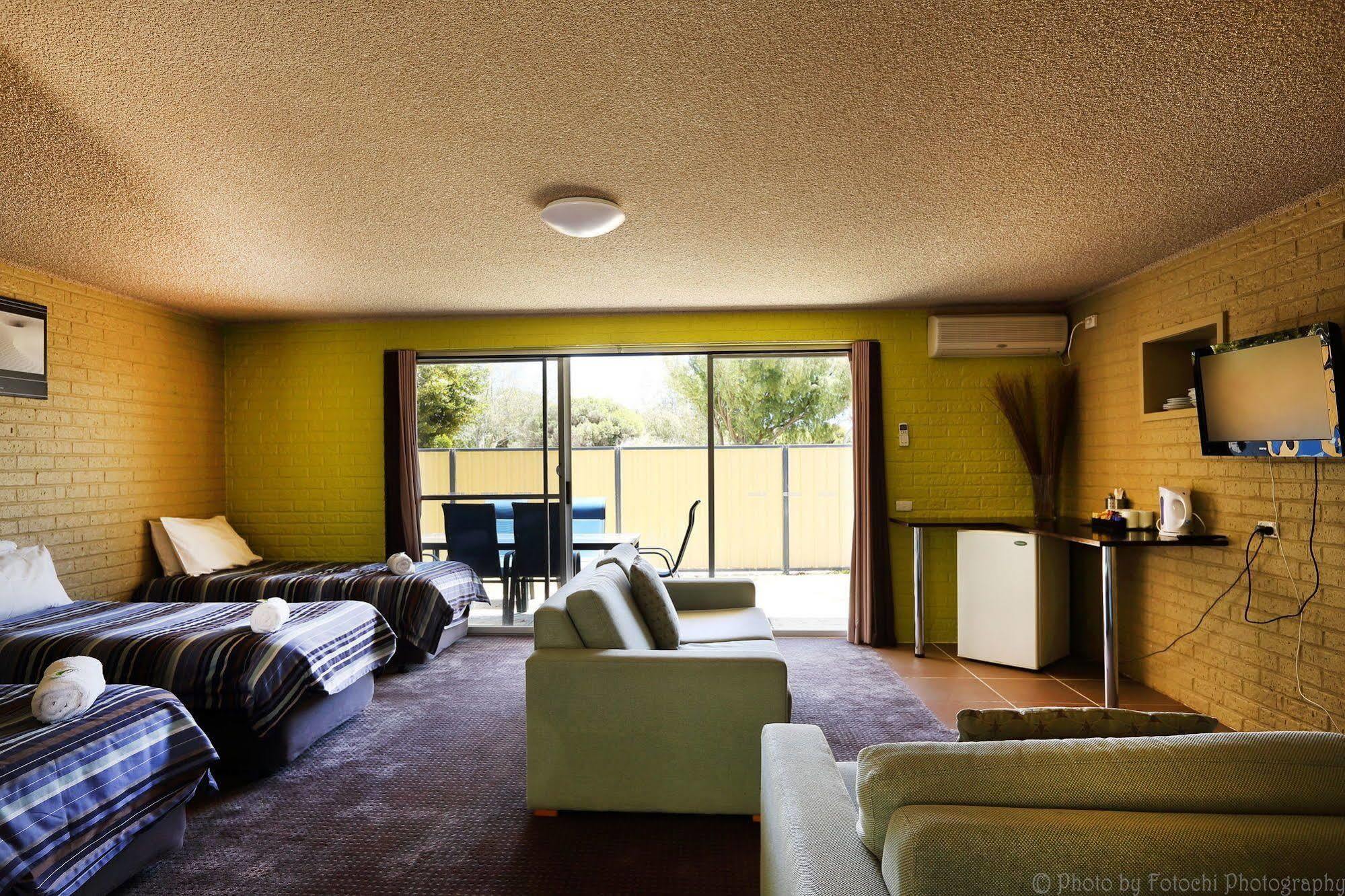 Lancelin Beach Hotel Exterior photo