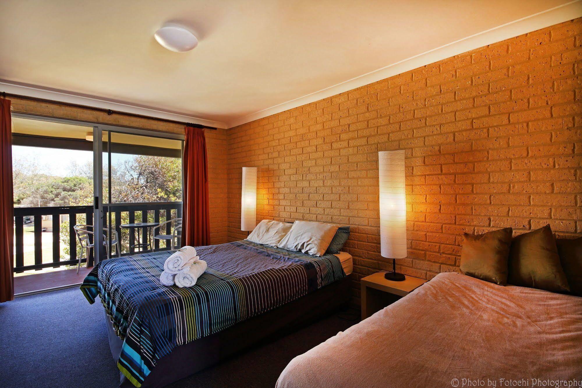 Lancelin Beach Hotel Exterior photo