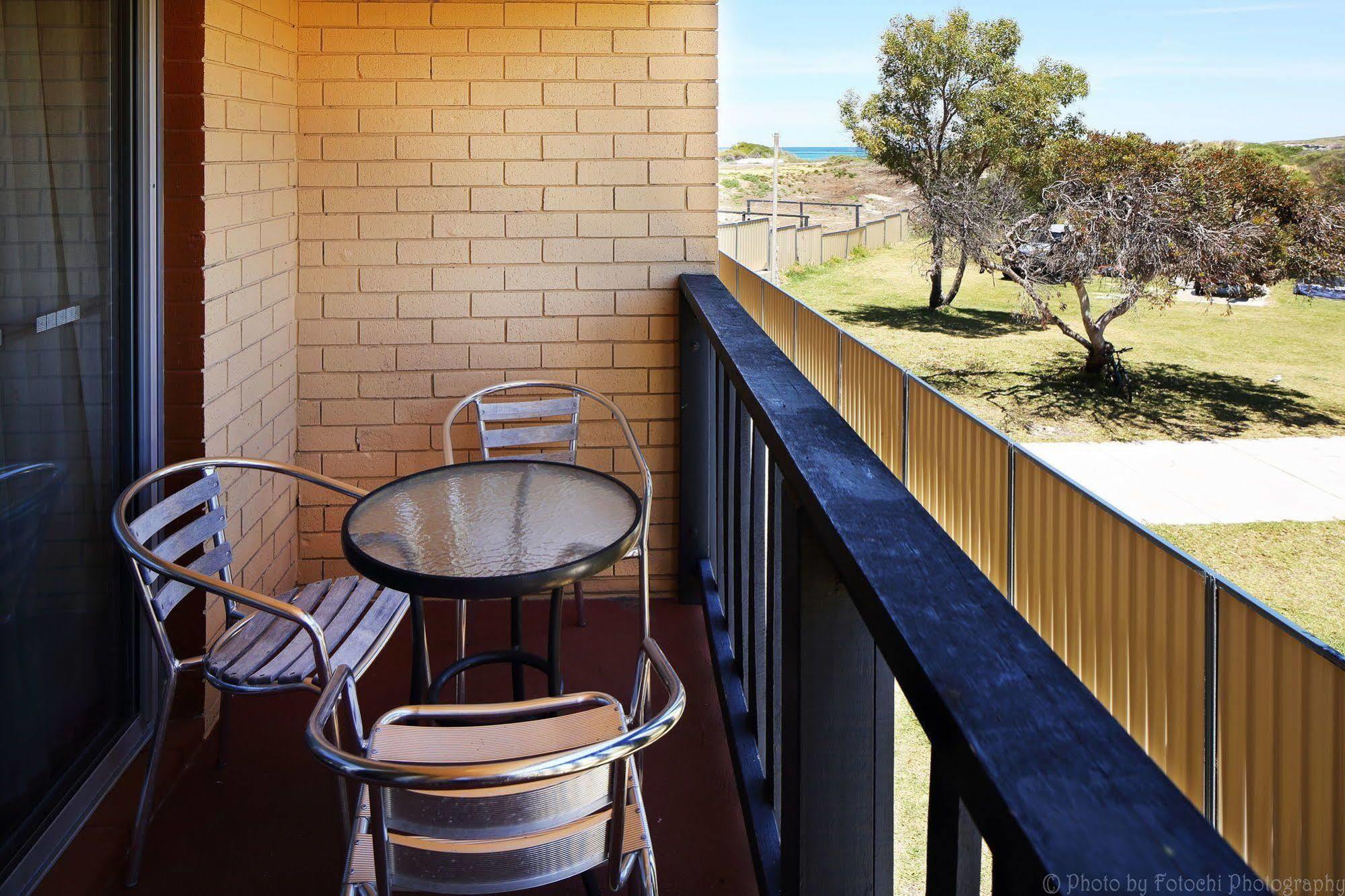 Lancelin Beach Hotel Exterior photo